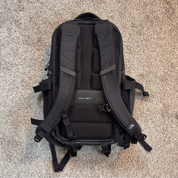 The North Face Recon Backpack in TNF Black - Picture 2 of 2